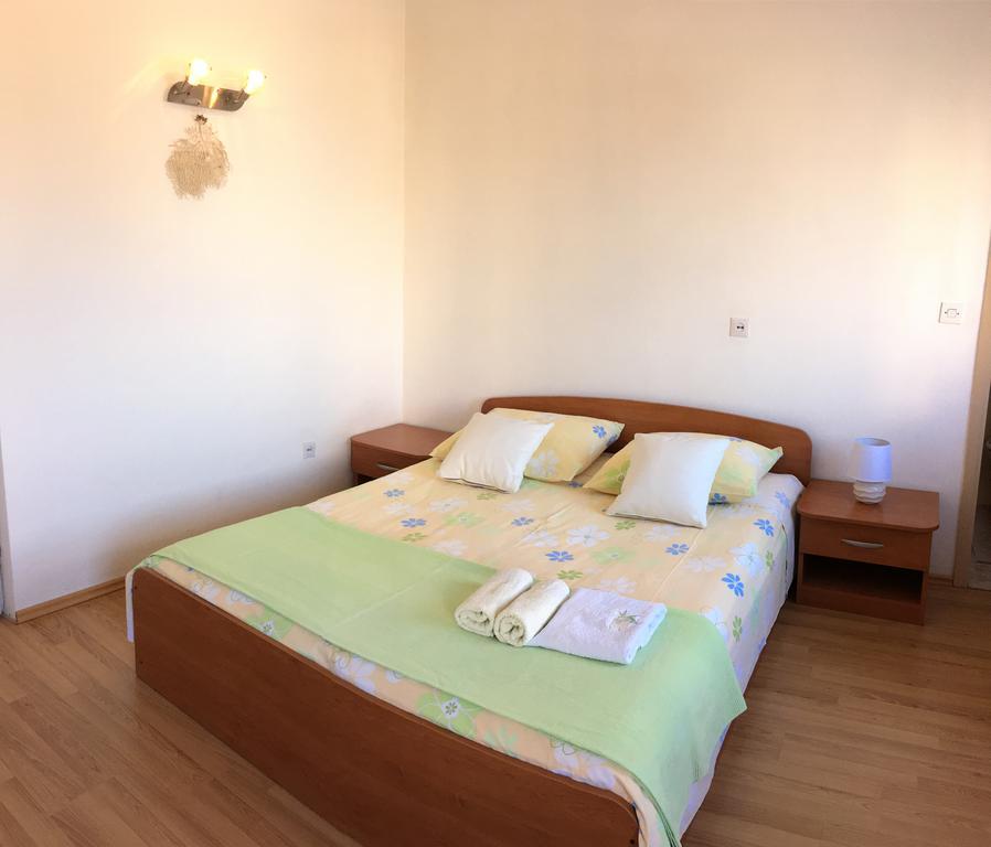 Guesthouse Cipre Lumbarda Eksteriør bilde