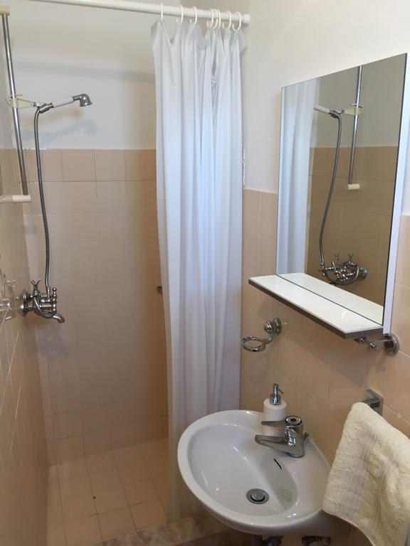 Guesthouse Cipre Lumbarda Eksteriør bilde